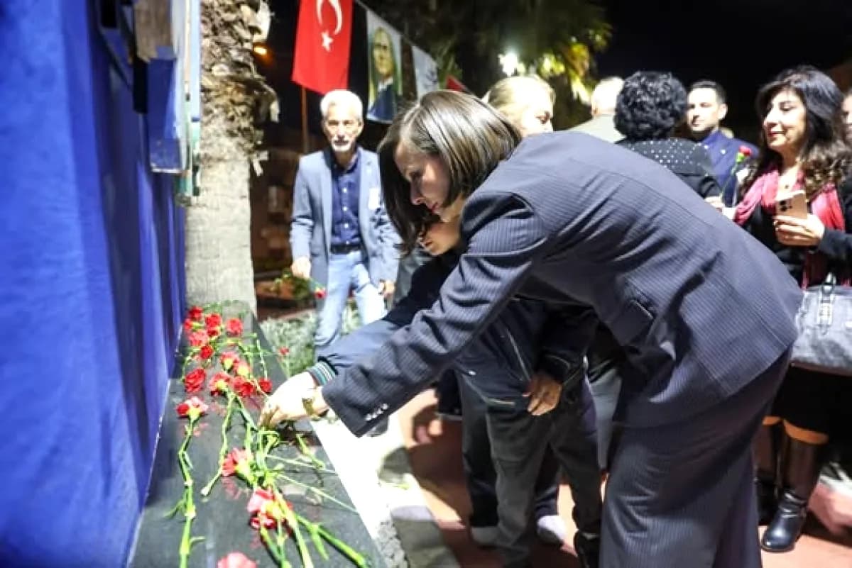 Karabağlar'da Deniz Gezmiş ve Arkadaşları Anıldı Karabağlar'da Deniz Gezmiş ve Arkadaşları Anıldı