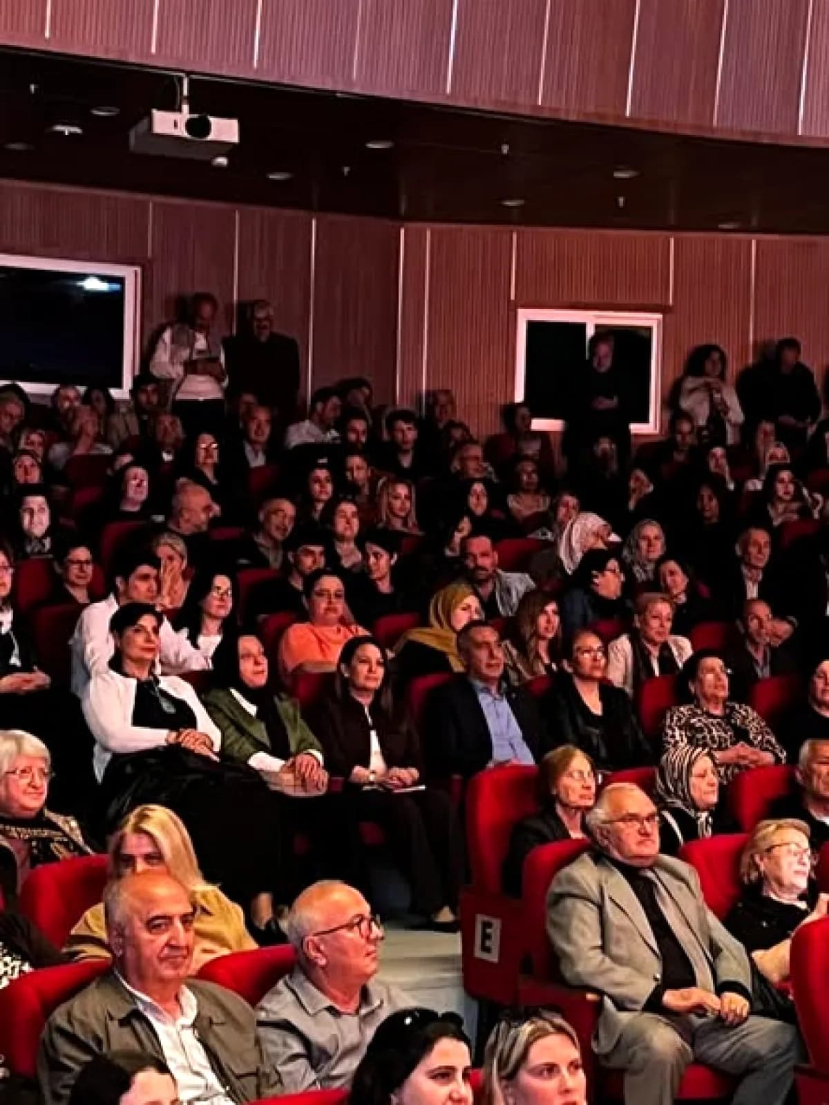 Kalbim Seni Özler Konseri Kayseri'de Dinleyicilerle Buluştu
