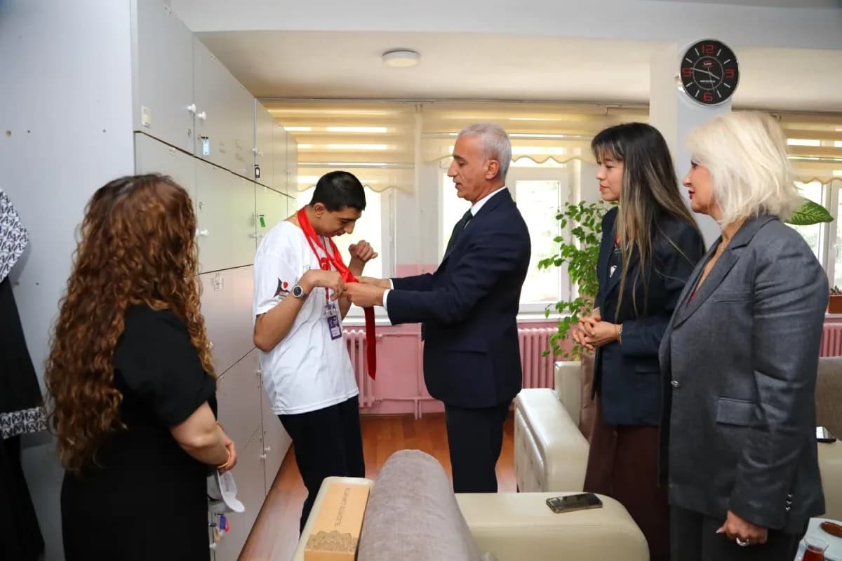 Gölbaşı'nda Özel Eğitim Öğrencileri TÜBİTAK Bilim Fuarı Düzenledi