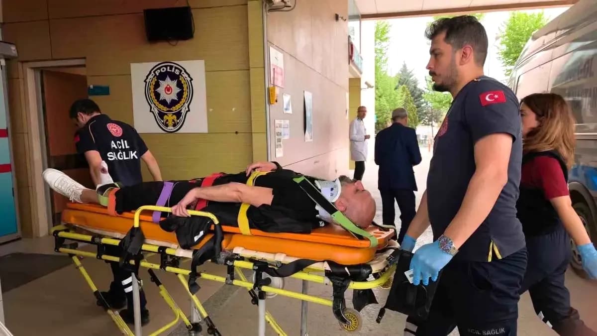 Bursa-Ankara Yolu'nda Polis Memuru Motosiklet Kazası Geçirdi