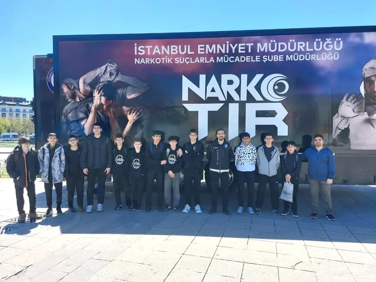 İstanbul'da Narko Tır Etkinliği: Gençler Uyuşturucuya Karşı Bilinçlendiriliyor