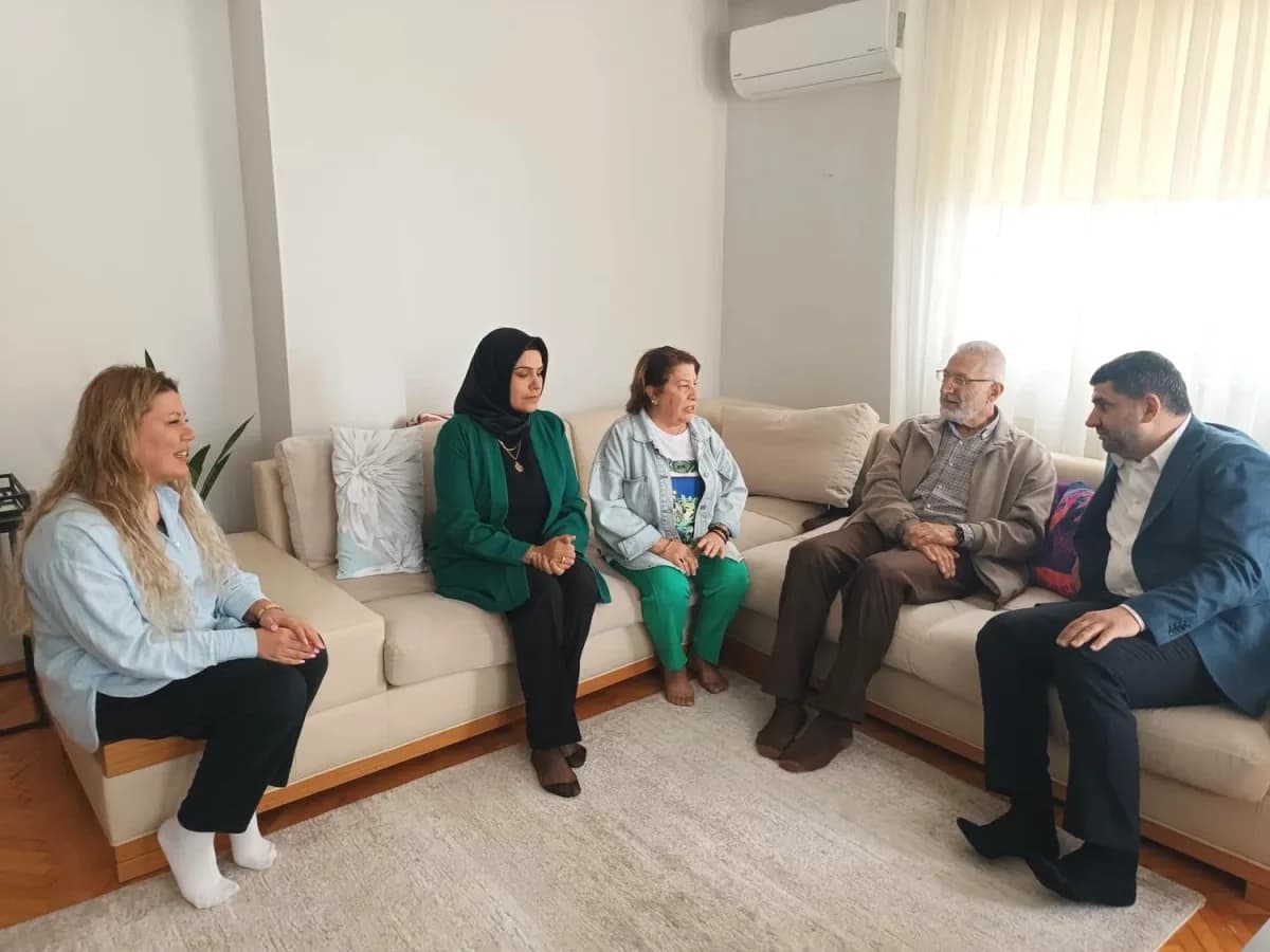 AK Partili Milletvekilleri Ümraniye'de Mahalle Ziyaretinde