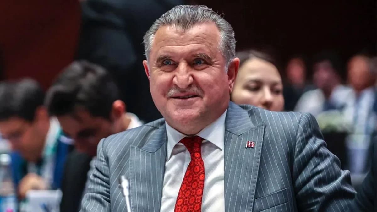 Bakan Bak'tan Galatasaray'ın 26. Şampiyonluğuna Tebrik Mesajı Bakan Bak'tan Galatasaray'ın 26. Şampiyonluğuna Tebrik Mesajı