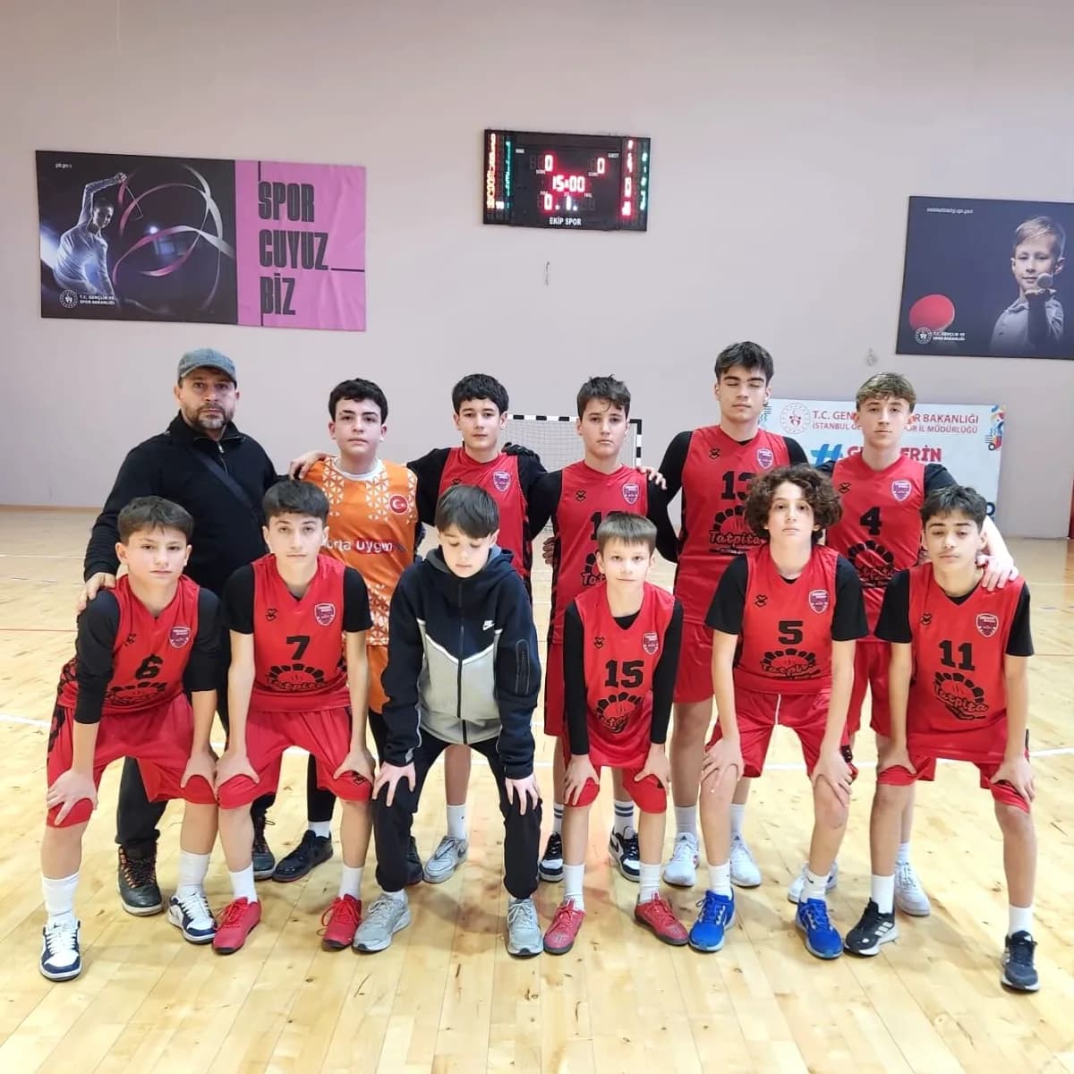 Bayrampaşa Sancaksoy Ortaokulu Futsal Takımı İstanbul 4.'sü Oldu Bayrampaşa Sancaksoy Ortaokulu Futsal Takımı İstanbul 4.'sü Oldu