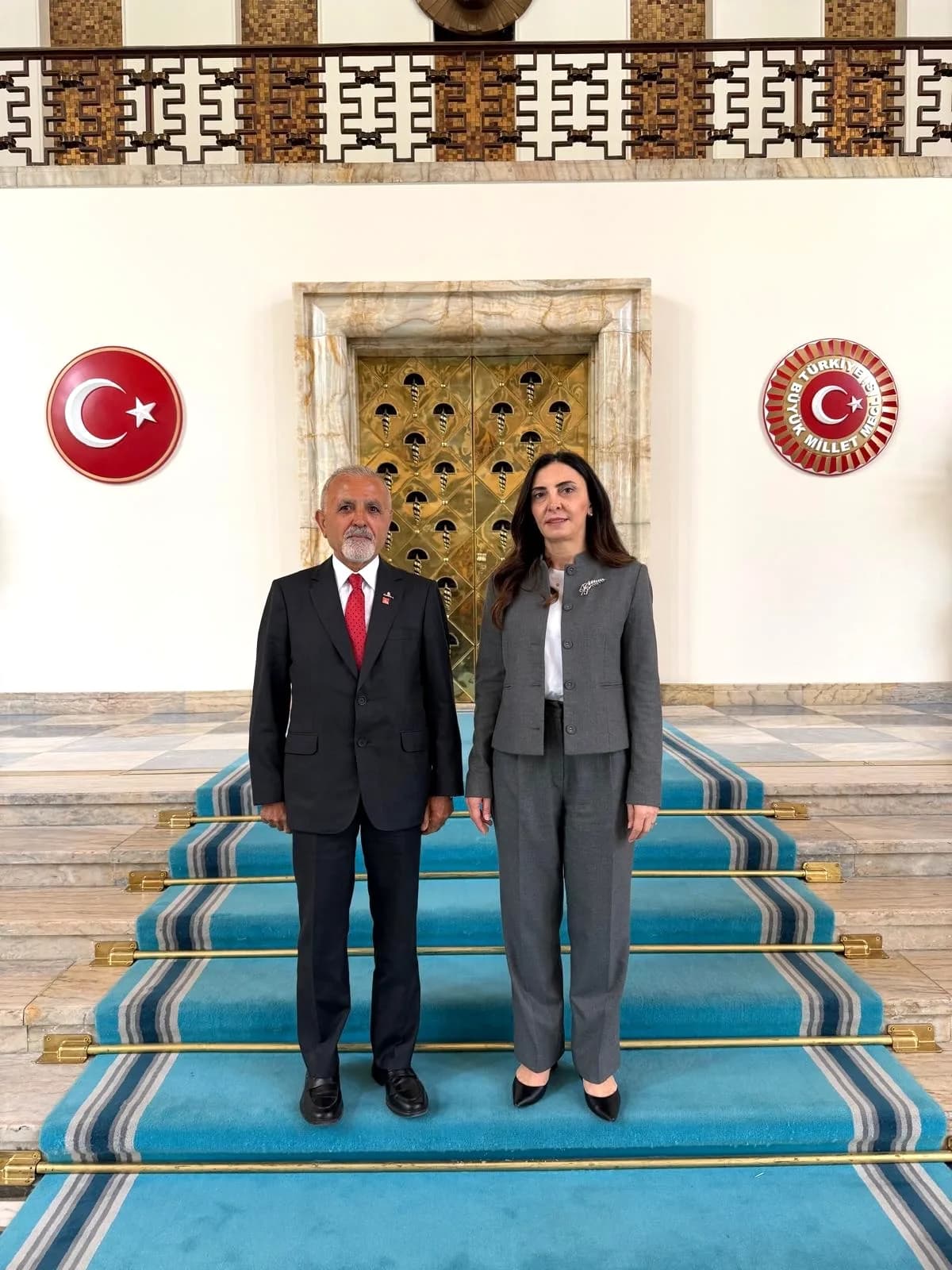 CHP Bursa Milletvekili Nurhayat Altaca Kayışoğlu, Kanada Birliği Başkanı Halil Sivri'yi TBMM'de Ağırladı