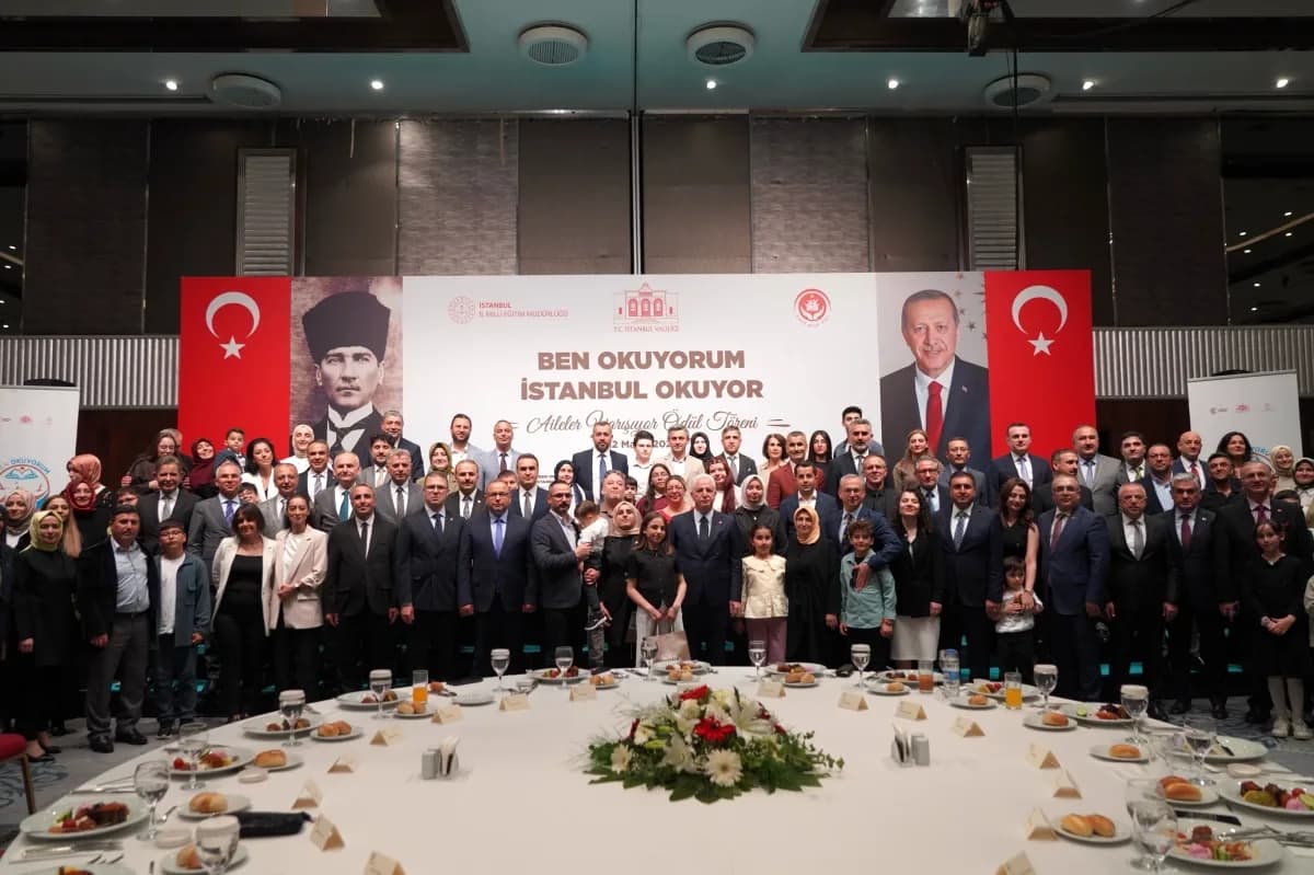 Kartallı Veli Cevdet Çelik, İstanbul Kitap Okuma Yarışması'nda 3. Oldu Kartallı Veli Cevdet Çelik, İstanbul Kitap Okuma Yarışması'nda 3. Oldu