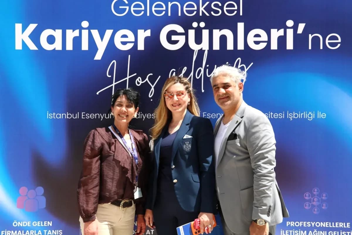 İstanbul Esenyurt Üniversitesi'nde Kariyer Fest ile Gelecek Şekillendi İstanbul Esenyurt Üniversitesi'nde Kariyer Fest ile Gelecek Şekillendi