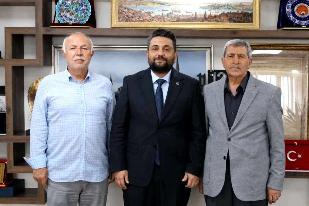 Yeniden Refah İstanbul İl Başkanı Taşcı'ya Hayırlı Olsun Ziyareti Yeniden Refah İstanbul İl Başkanı Taşcı'ya Hayırlı Olsun Ziyareti
