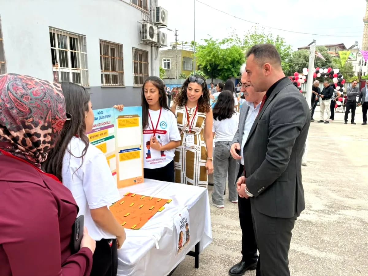 Yüreğir'de Geleceğin Bilim İnsanları Sahne Aldı: Makimsan Ortaokulu'ndan TÜBİTAK Fuarı Yüreğir'de Geleceğin Bilim İnsanları Sahne Aldı: Makimsan Ortaokulu'ndan TÜBİTAK Fuarı