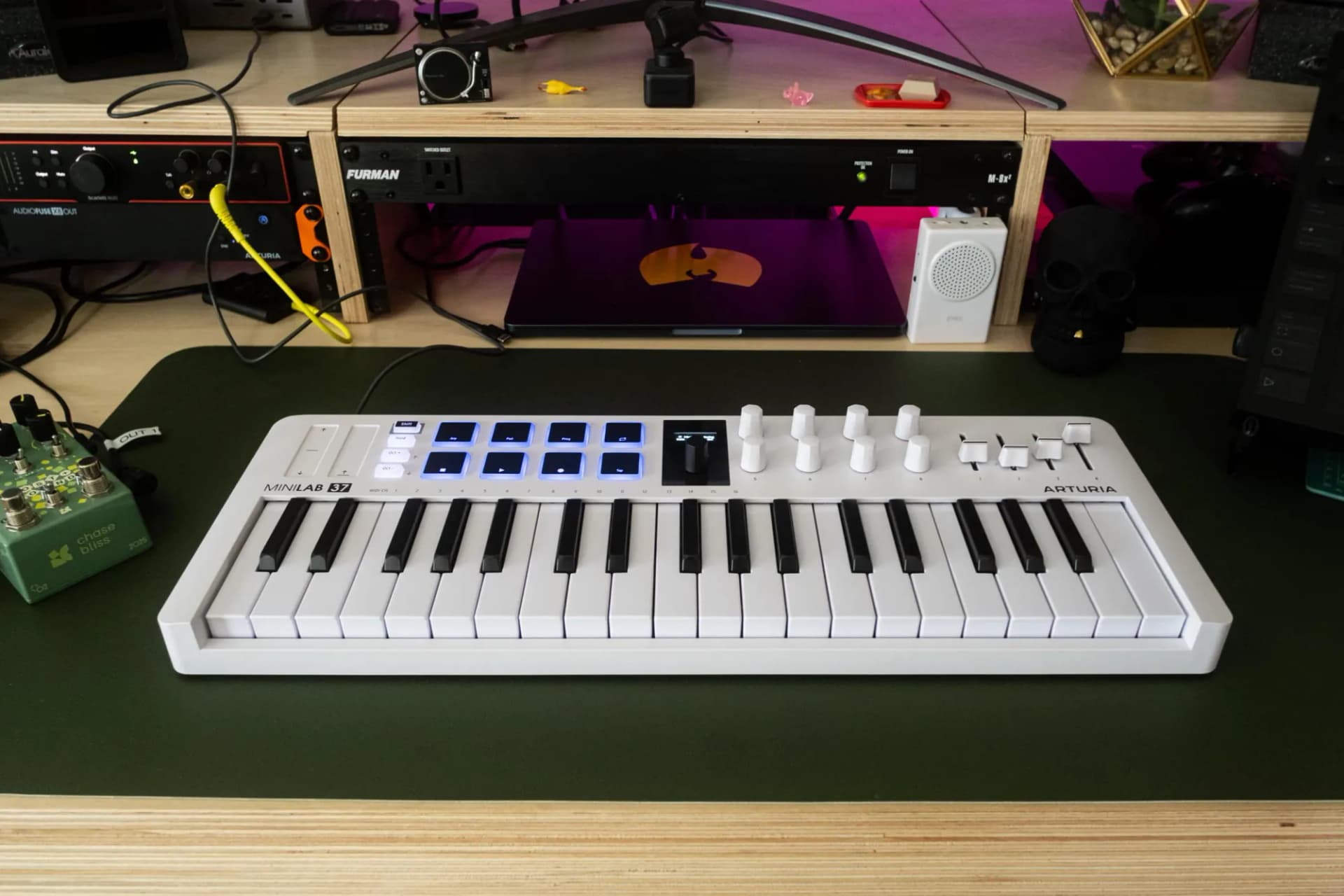 Arturia MiniLab 37: Taşınabilir MIDI Kontrolcülerde İdeal Boyut mu? Arturia MiniLab 37: Taşınabilir MIDI Kontrolcülerde İdeal Boyut mu?