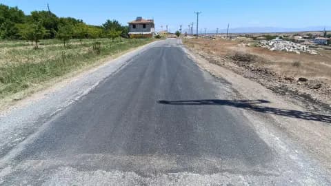 Akçadağ'da Ulaşım Konforu Artıyor: Mahalle Mahalle Yol Yenileme Hamlesi