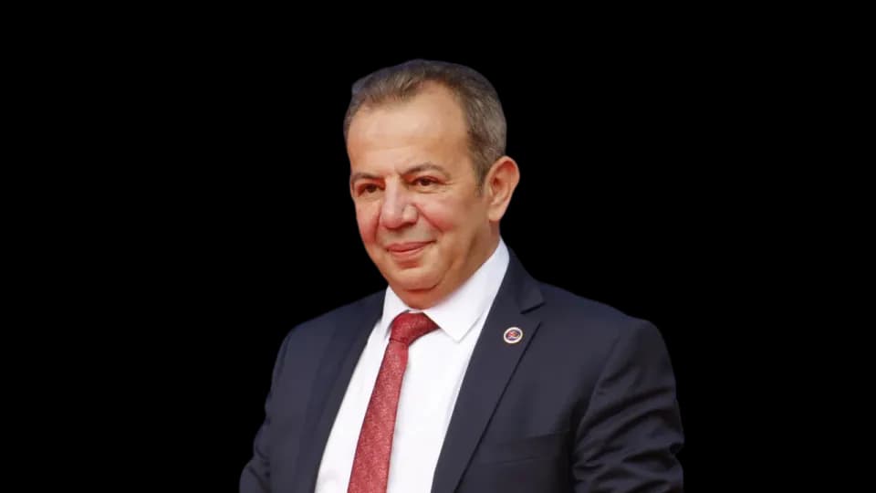 CHP'de Yeni İhraç Listesi İddiası: Tanju Özcan ve Çok Sayıda Belediye Başkanı Listede görseli