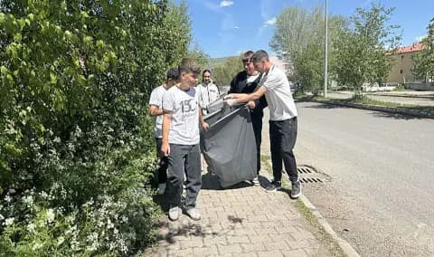 Ardahan'da Bir Öğretmenin Başlattığı Temizlik Hareketi Milyonlara Ulaştı