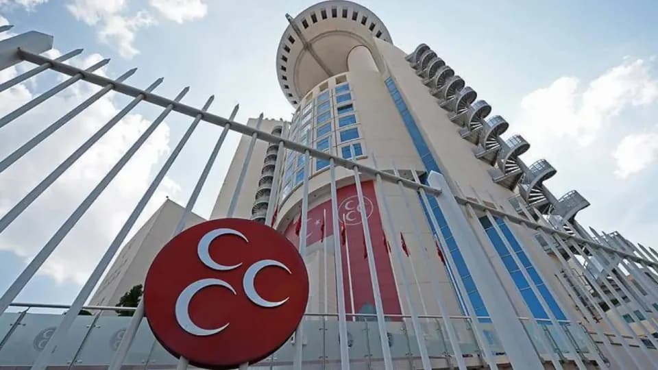 MHP'den Adıyaman'da Radikal Karar: İl ve Merkez İlçe Teşkilatları Feshedildi görseli