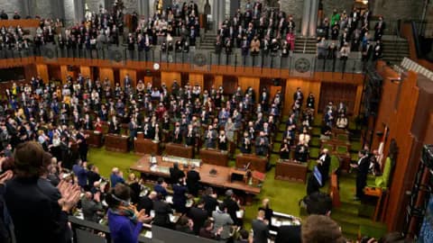 Kanada'dan Dijital Kalkan: 16 Yaş Altına Sosyal Medya Kısıtlaması Geliyor