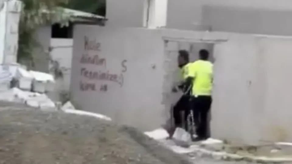 Iğdır'da Trafik Polisleri Hakkında Şok İddia: Darbedilme Görüntüleri Ortaya Çıktı görseli