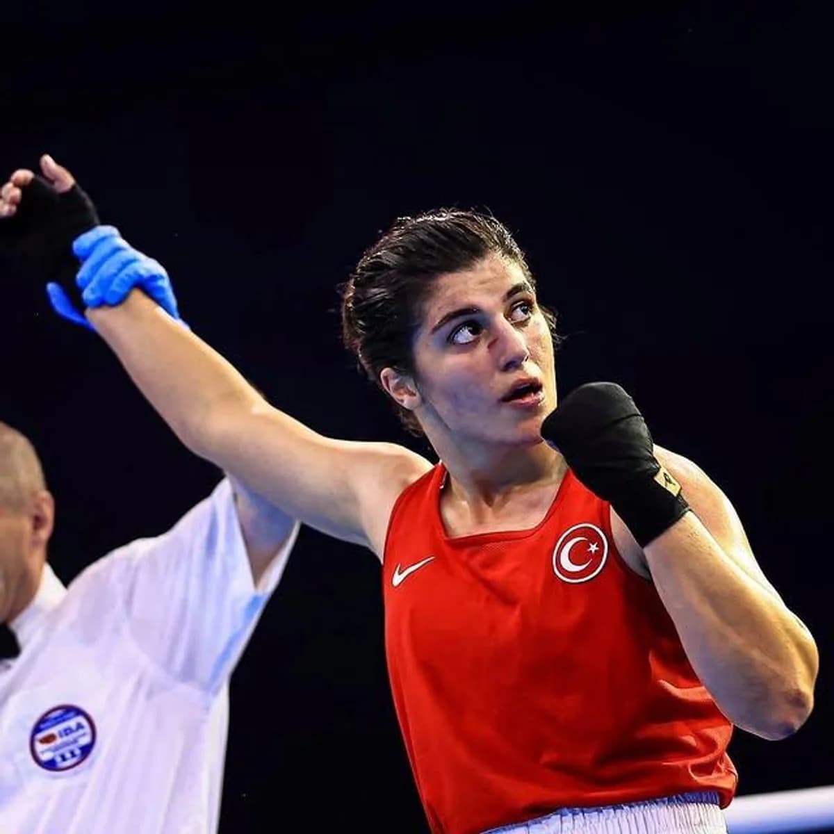 Busenaz Sürmeneli, Dünya Kadınlar Boks Şampiyonasında Üst Üste 3 Kez Zirveye Yerleşti