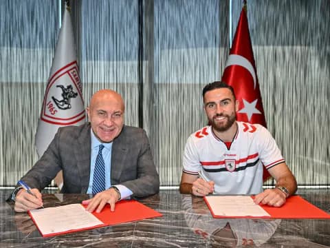Samsunspor'dan Golcü Takviyesi: Fatih Kaya İmzayı Attı