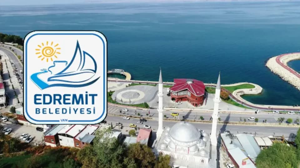 Edremit'te Yeşil Alanlar İçin Seferberlik: Yaz Bakımı Başladı görseli