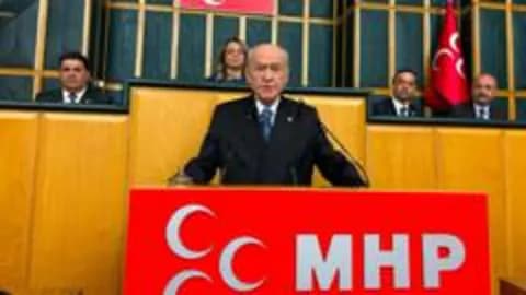 Bahçeli'den Özgür Özel'e Kritik Uyarı: 'İç Gerilimleri Meydanlara Taşımayın'