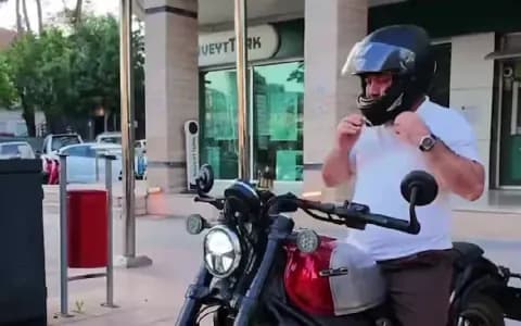 Çankırı Belediye Başkanı'ndan dikkat çeken tercih: Makam aracı yerine motosiklet
