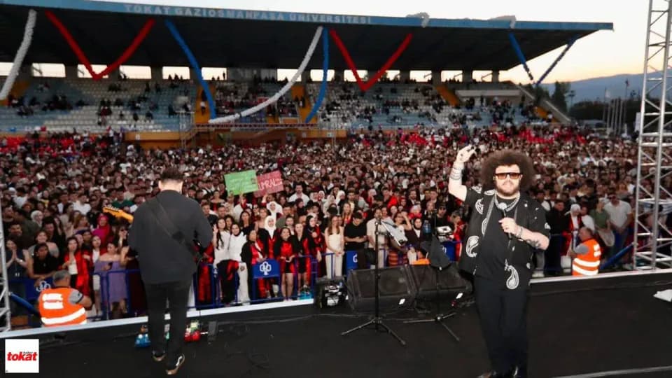 Tokat Gaziosmanpaşa Üniversitesi'nde Mezuniyet Coşkusu: Can Gox Sahne Aldı görseli