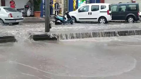 Meteoroloji'den 30 İl İçin Sarı Kodlu Uyarı: Kuvvetli Yağış ve Fırtına Geliyor