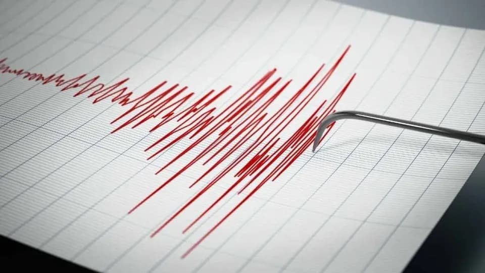 Kayseri Pınarbaşı'nda Gece Yarısı Sarsıntı: 3,3 Büyüklüğünde Deprem görseli