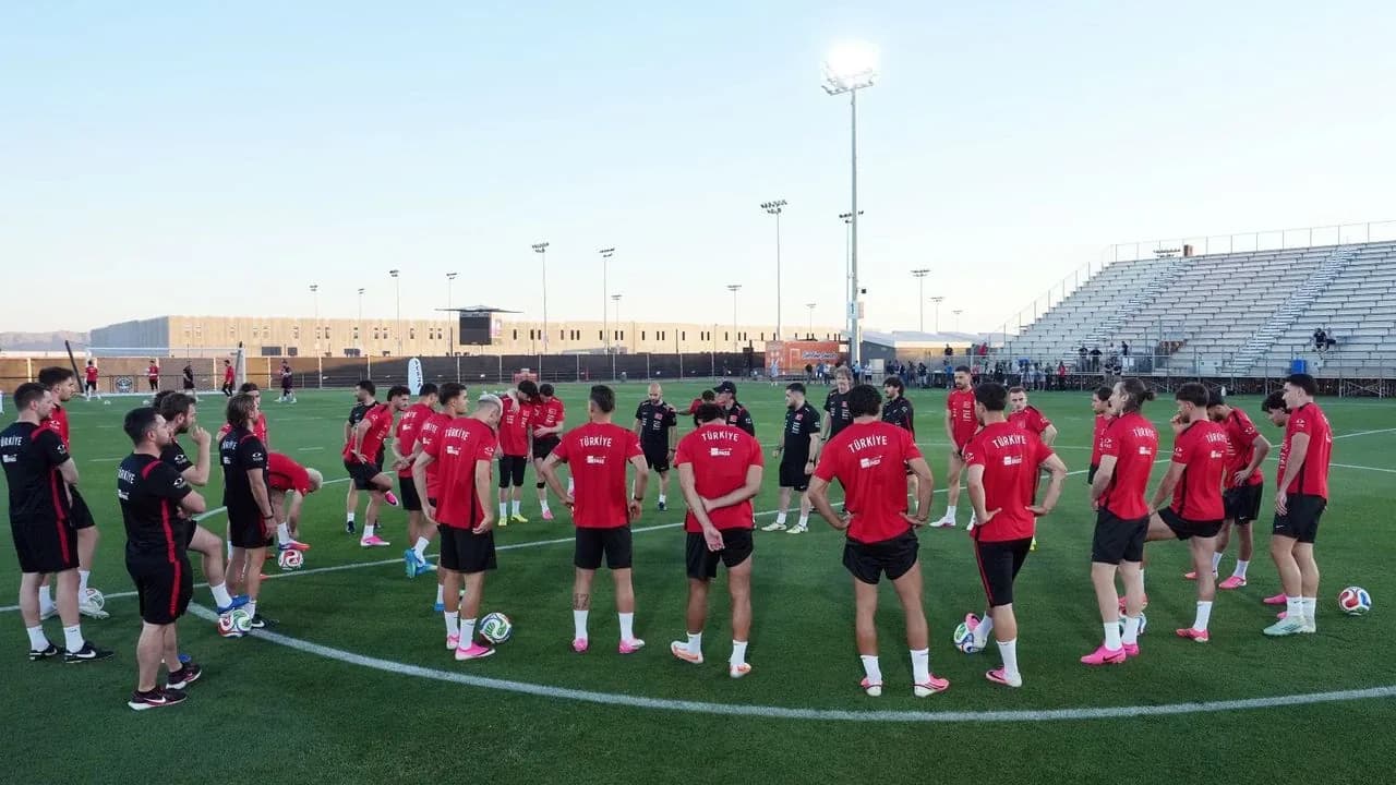 A Milli Takım'da Dünya Kupası Heyecanı: Kenan Yıldız'ın Durumu ve Avustralya Hazırlıkları A Milli Takım'da Dünya Kupası Heyecanı: Kenan Yıldız'ın Durumu ve Avustralya Hazırlıkları