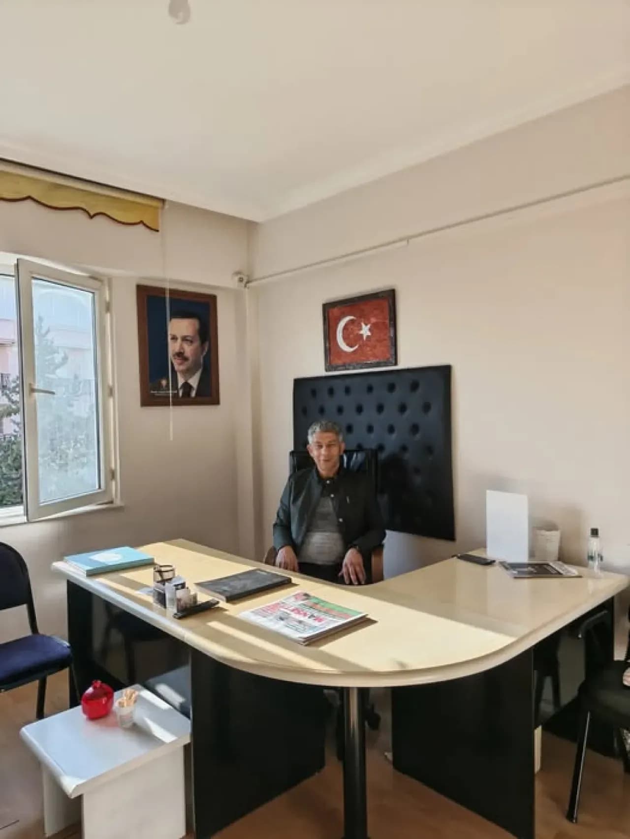 AK Parti Konyaaltı İlçe Teşkilatı Vatandaşları Çaya Davet Ediyor AK Parti Konyaaltı İlçe Teşkilatı Vatandaşları Çaya Davet Ediyor