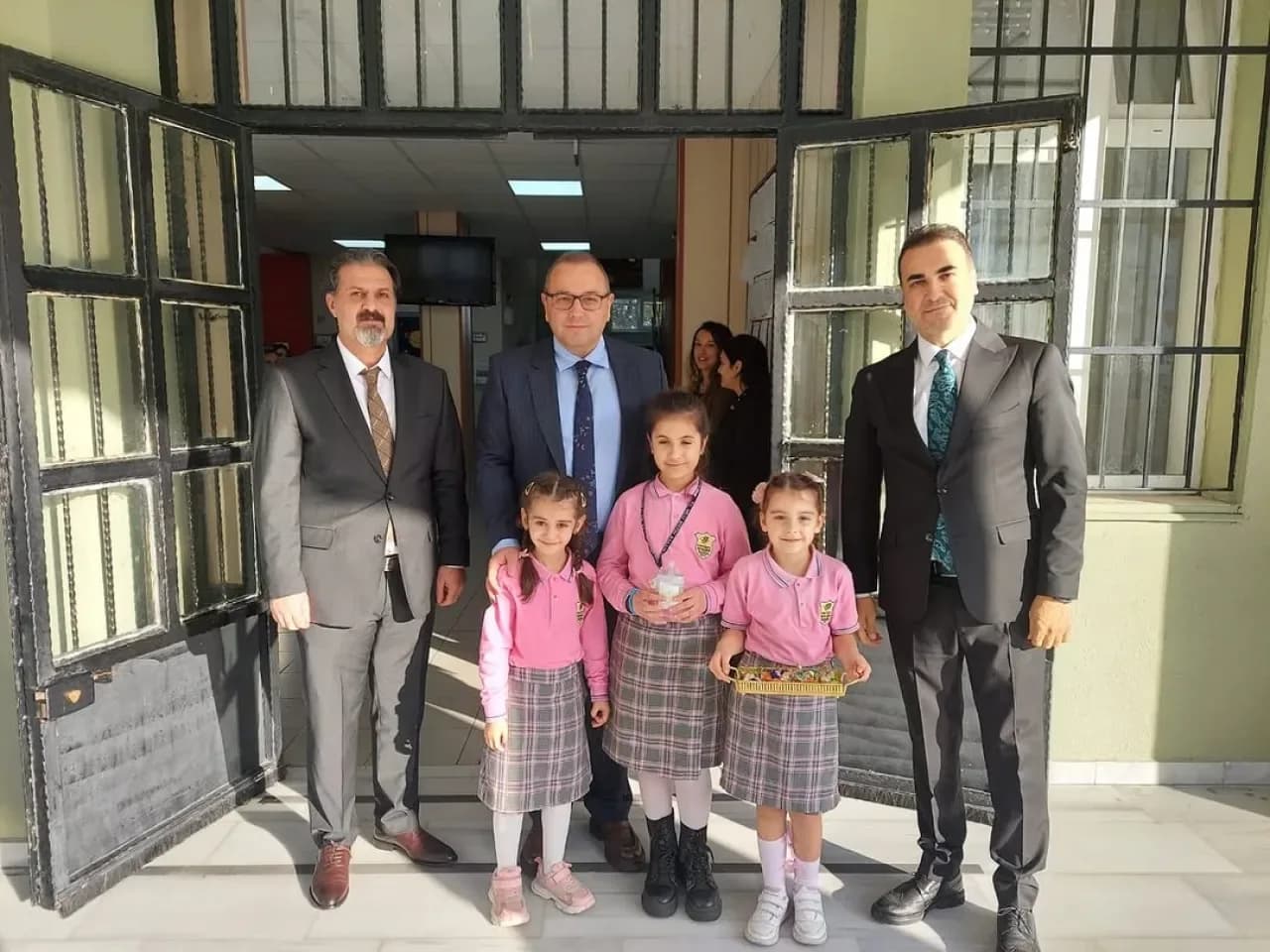 Kaymakam Çobanoğlu, Necla Görer İlkokulu'nda Öğretmenlerle Buluştu Kaymakam Çobanoğlu, Necla Görer İlkokulu'nda Öğretmenlerle Buluştu
