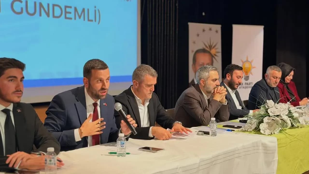 AK Parti Ataşehir'de Genişletilmiş İlçe Yönetim Kurulu Toplantısı Yapıldı AK Parti Ataşehir'de Genişletilmiş İlçe Yönetim Kurulu Toplantısı Yapıldı