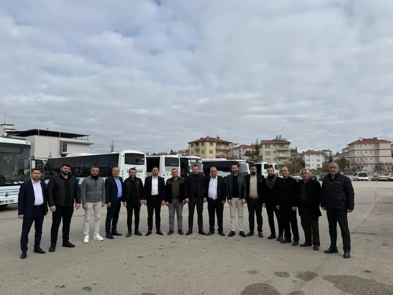 MHP Çubuk İlçe Teşkilatı Otobüs Terminali Esnafını Ziyaret Etti MHP Çubuk İlçe Teşkilatı Otobüs Terminali Esnafını Ziyaret Etti