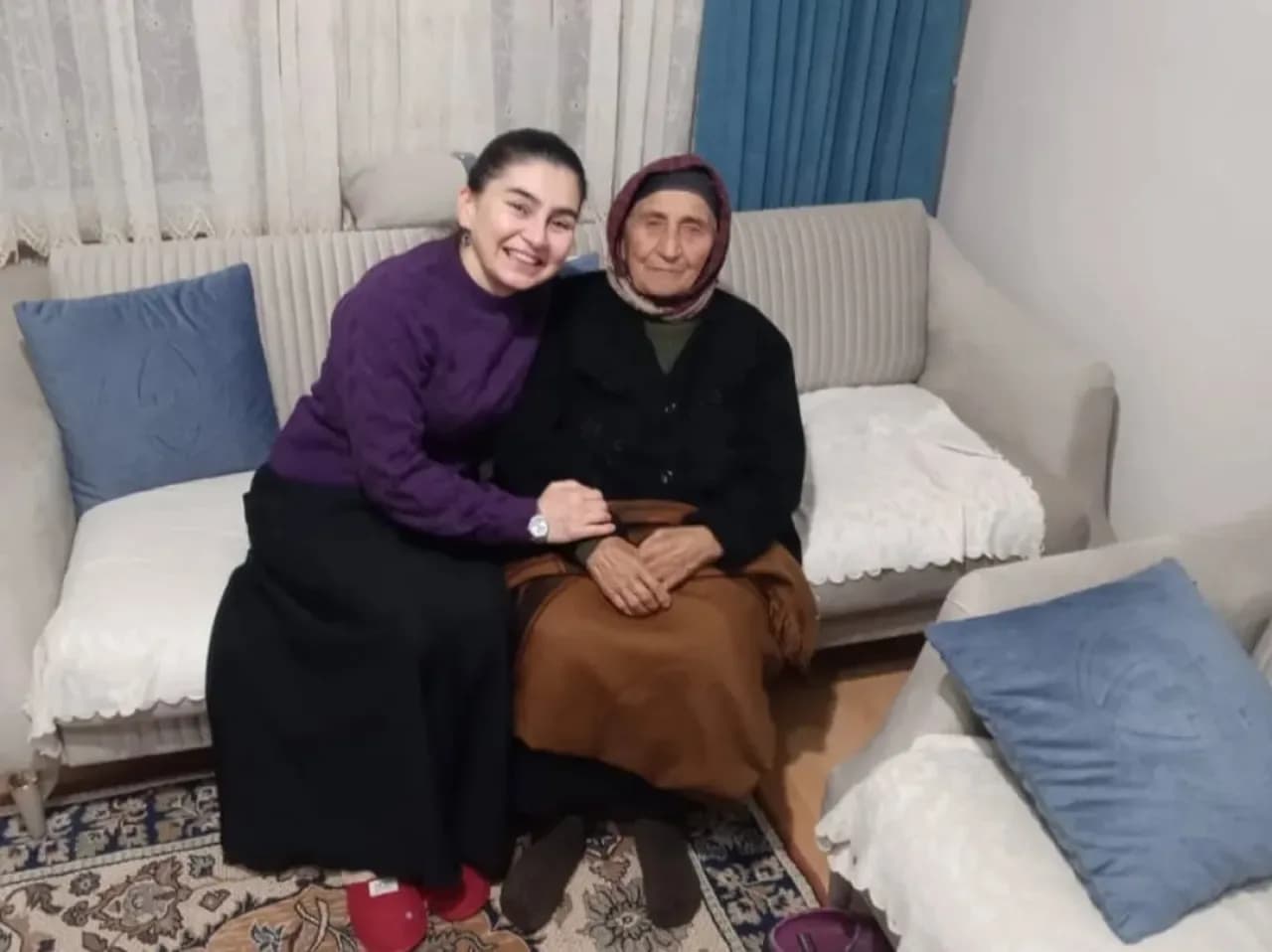 AK Parti Kadın Kolları Maltepe'de Mahalle Ziyareti Gerçekleştirdi AK Parti Kadın Kolları Maltepe'de Mahalle Ziyareti Gerçekleştirdi