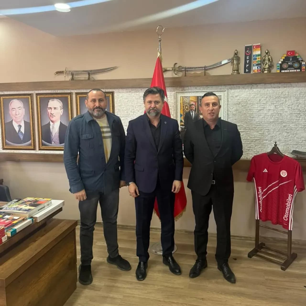 MHP Antalya İl Başkanlığı'na Alevi Bektaşi Derneği'nden Ziyaret MHP Antalya İl Başkanlığı'na Alevi Bektaşi Derneği'nden Ziyaret