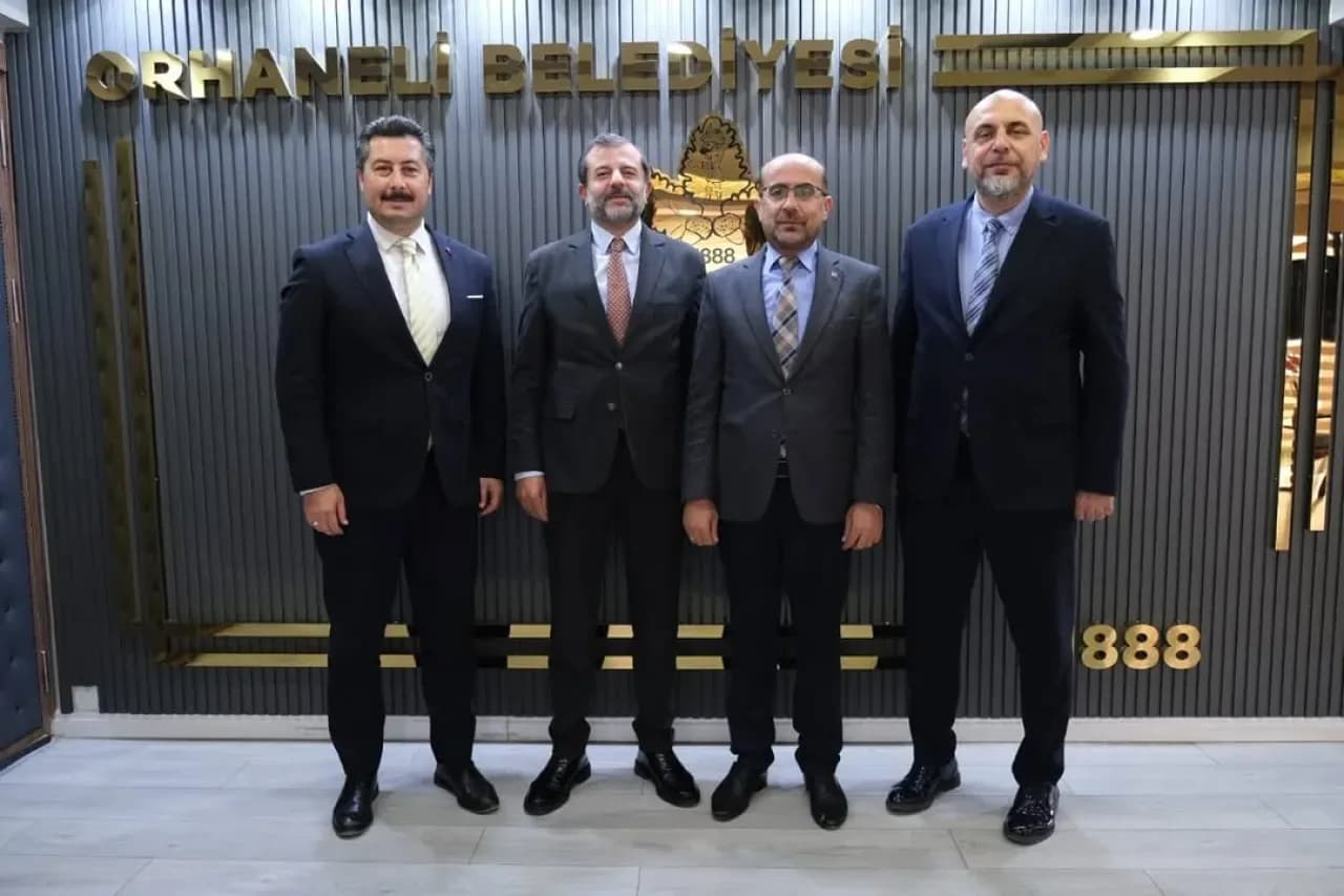 Bursa'da Belediye Başkanları Arasında İş Birliği Ziyareti Bursa'da Belediye Başkanları Arasında İş Birliği Ziyareti