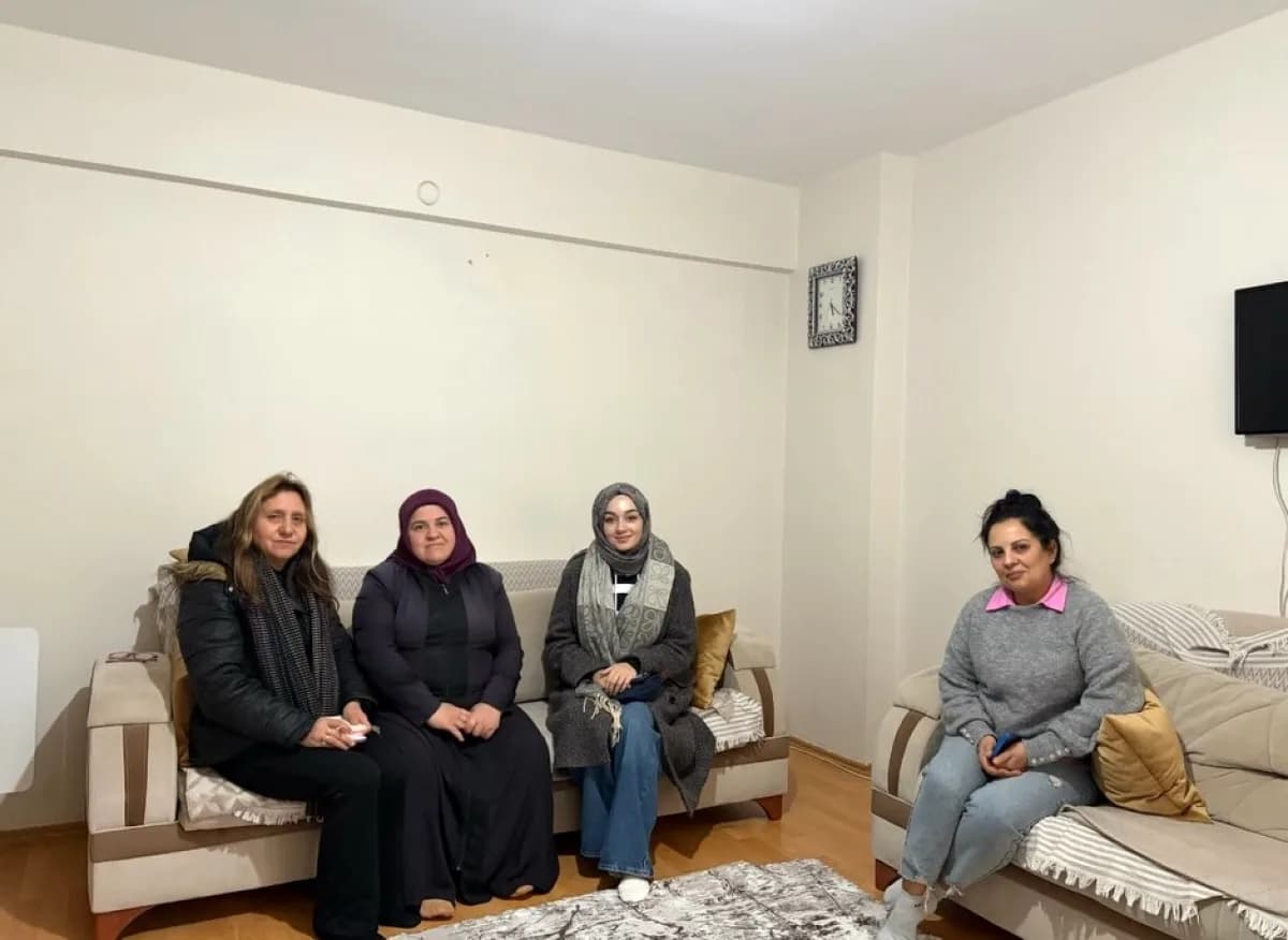 Bahçelievler'de Bir Ramazan Ritüeli: AK Parti Kadın Kolları Sahada Ne Yapıyor? Bahçelievler'de Bir Ramazan Ritüeli: AK Parti Kadın Kolları Sahada Ne Yapıyor?