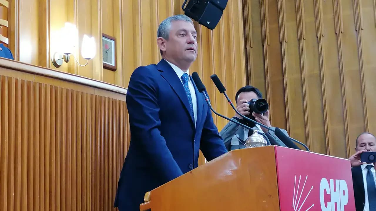 Özgür Özel'den Sert Tepki: 'Hakkımı Helal Etmiyorum' Özgür Özel'den Sert Tepki: 'Hakkımı Helal Etmiyorum'