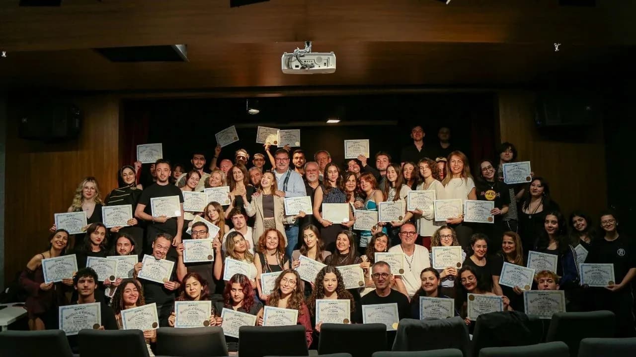 İzmir'de Sanata Ücretsiz Erişim: Folkart Academy'den Yeni Mezunlar İzmir'de Sanata Ücretsiz Erişim: Folkart Academy'den Yeni Mezunlar