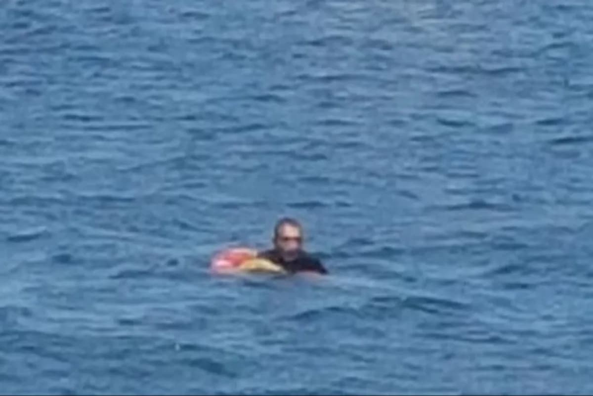 Eskihisar-Yalova Feribotunda Can Pazarı: Yolcunun Cesareti Hayat Kurtardı Eskihisar-Yalova Feribotunda Can Pazarı: Yolcunun Cesareti Hayat Kurtardı