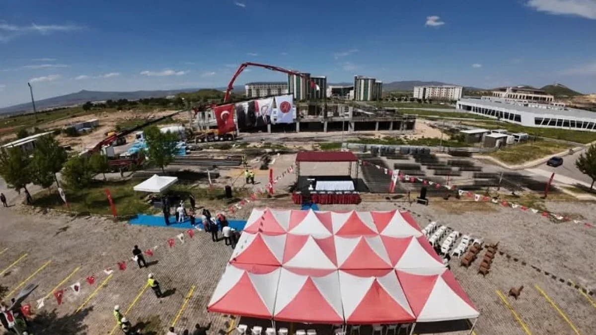 Kapadokya'da Turizm Eğitimine Dev Hamle: NEVÜ'den Sürdürülebilir Fakülte Kapadokya'da Turizm Eğitimine Dev Hamle: NEVÜ'den Sürdürülebilir Fakülte
