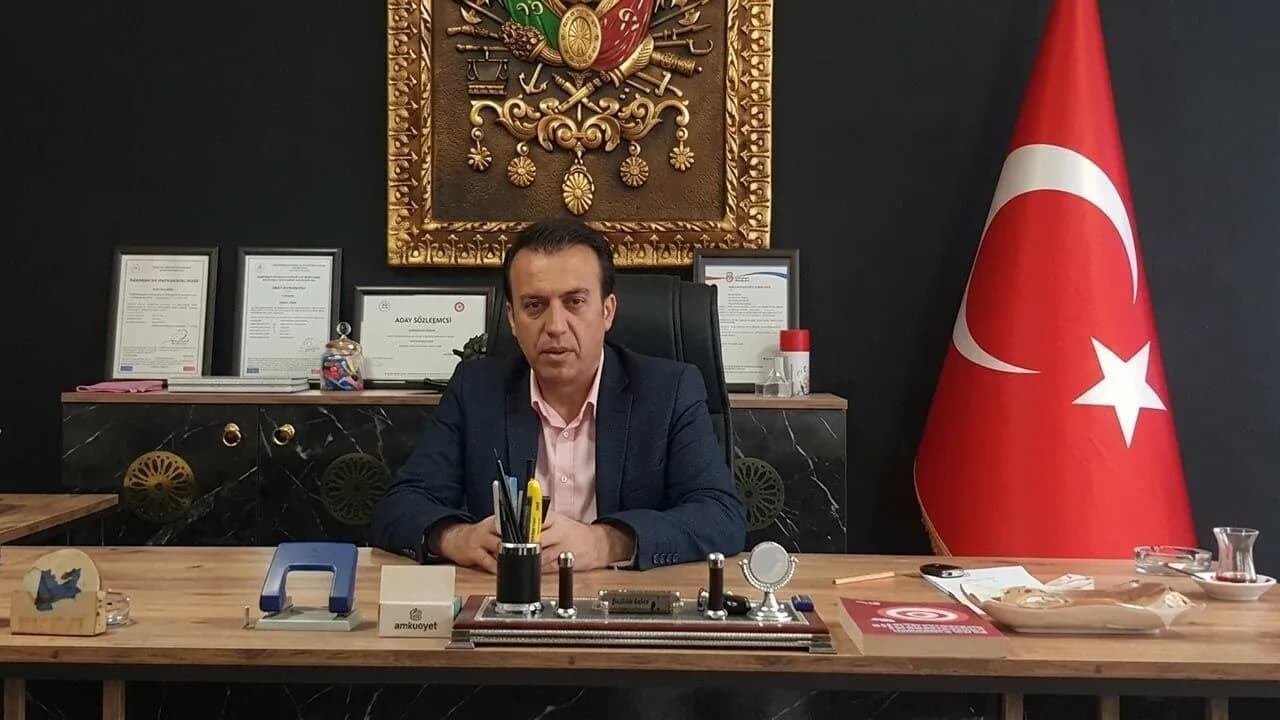 Yalova'da Festival Öncesi Gerginlik: 'Üvey Evlat Muamelesi Yapamazsınız' Yalova'da Festival Öncesi Gerginlik: 'Üvey Evlat Muamelesi Yapamazsınız'