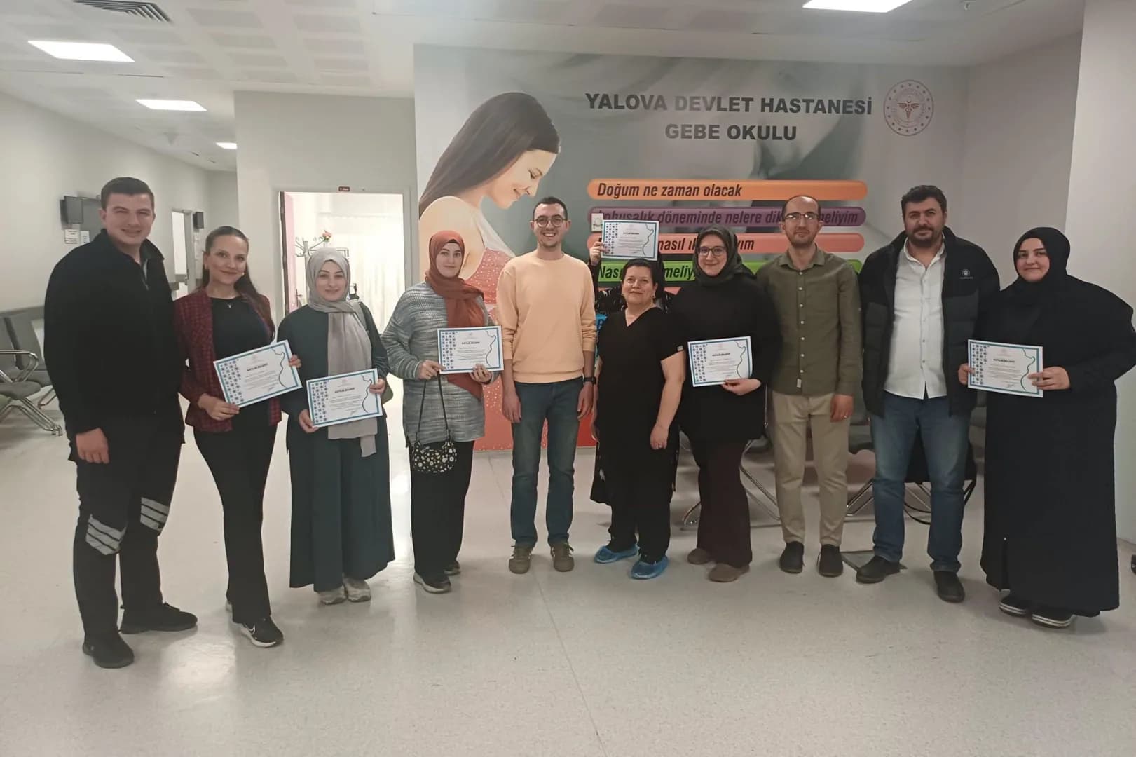 Yalova'da Gebe Okulu'na 'Baba' Dokunuşu: Ücretsiz Eşli Eğitimler Başladı Yalova'da Gebe Okulu'na 'Baba' Dokunuşu: Ücretsiz Eşli Eğitimler Başladı
