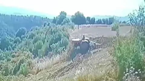 Gençlerde Artan Gizli Tehlike: Derin Ven Trombozu ve Modern Yaşam Riskleri Gençlerde Artan Gizli Tehlike: Derin Ven Trombozu ve Modern Yaşam Riskleri