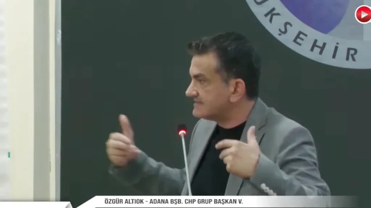 Adana Büyükşehir Meclisi'nde 'Şiir' Polemiği ve Köprü Müjdesi Adana Büyükşehir Meclisi'nde 'Şiir' Polemiği ve Köprü Müjdesi
