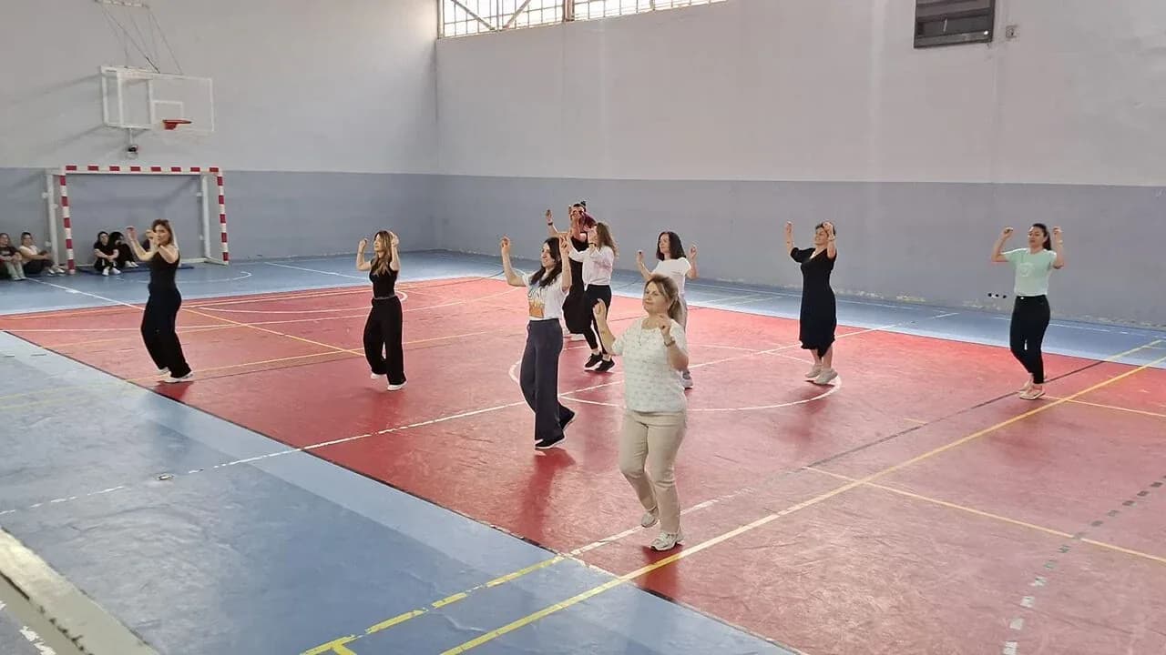 Gençler Kültürel Mirasa Sahip Çıkıyor: Cemil Çağlar'dan Anlamlı Ziyaret Gençler Kültürel Mirasa Sahip Çıkıyor: Cemil Çağlar'dan Anlamlı Ziyaret