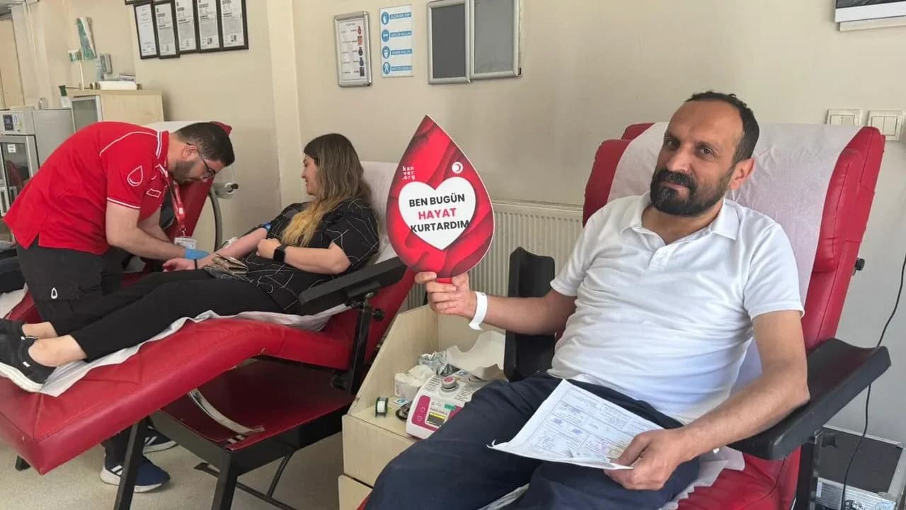 Van'da Gazetecilerden Hayat Kurtaran Hareket: Hem Canlara Hem Doğaya Destek Van'da Gazetecilerden Hayat Kurtaran Hareket: Hem Canlara Hem Doğaya Destek
