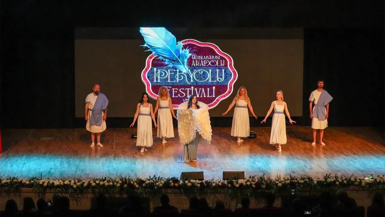 Yalova'da Kültür Şöleni: 2. Uluslararası İpek Yolu Festivali Başlıyor Yalova'da Kültür Şöleni: 2. Uluslararası İpek Yolu Festivali Başlıyor