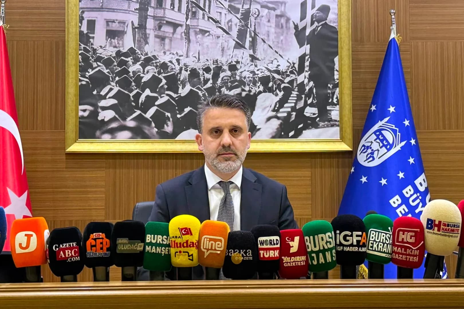 Bursa'da Dev Hamle: 1 Milyar TL'lik Kredi ve Arkeopark Müjdesi Bursa'da Dev Hamle: 1 Milyar TL'lik Kredi ve Arkeopark Müjdesi