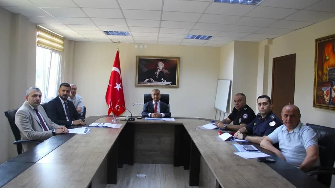 Atabey'de LGS Öncesi Kritik Hazırlık: Sınav Güvenliği ve Ulaşım Planlandı Atabey'de LGS Öncesi Kritik Hazırlık: Sınav Güvenliği ve Ulaşım Planlandı